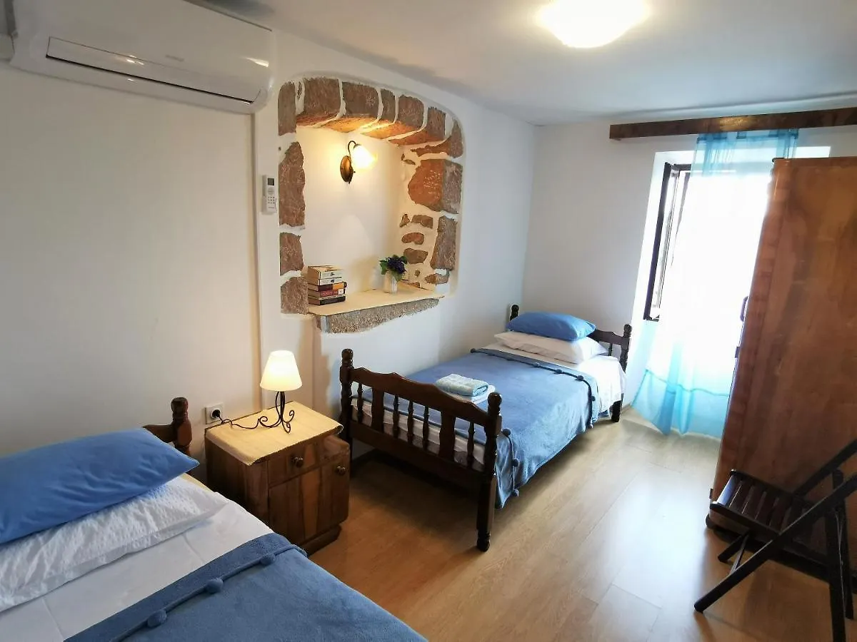 Apartment Dina Cres
